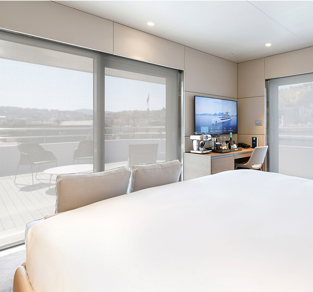 Emerald Yacht Terrace Suite